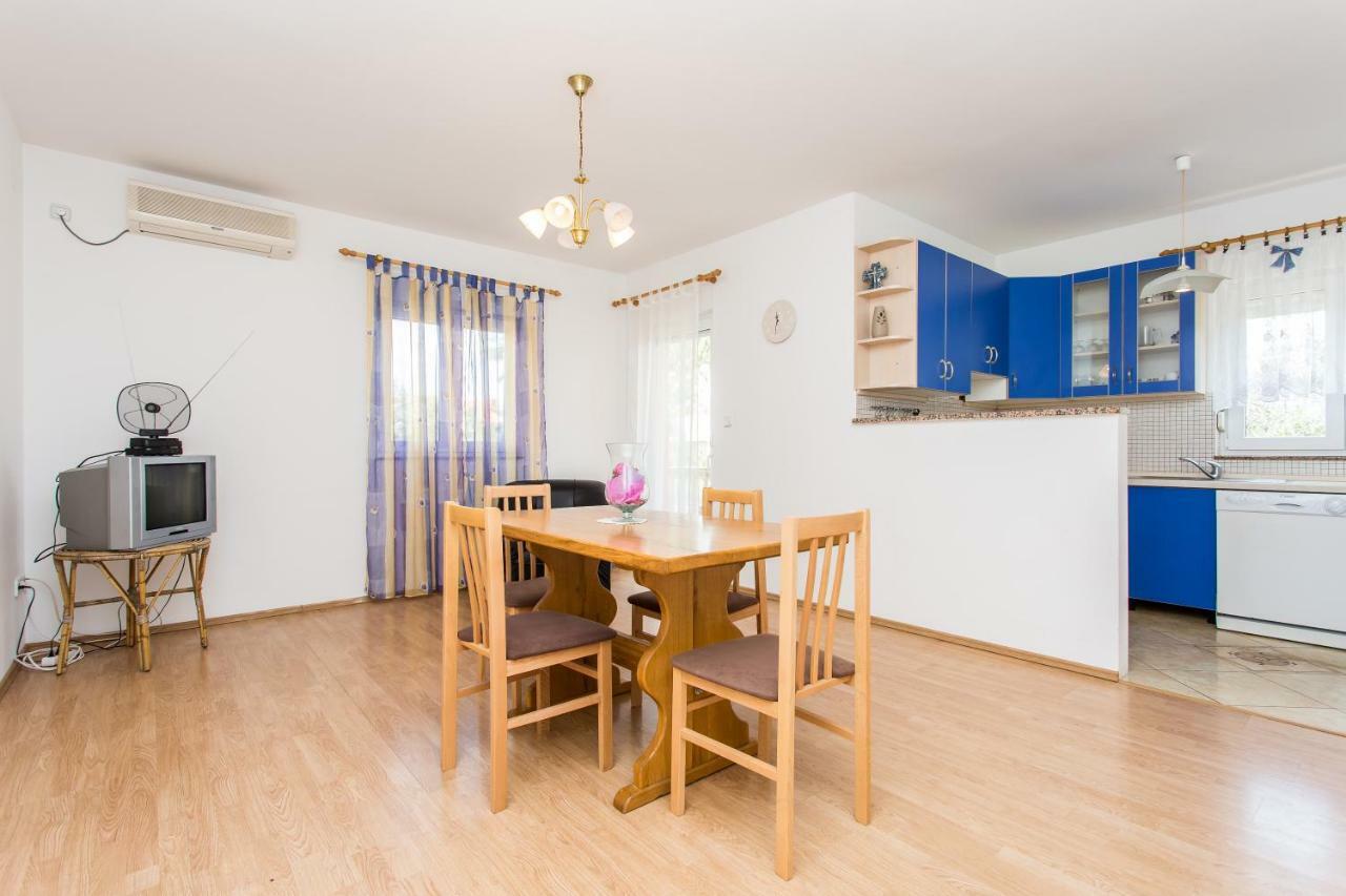 Apartman Justinic Šilo Eksteriør bilde